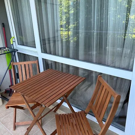 Апартамент лятно студио *